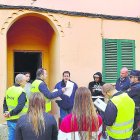 Momento en el que Adif solicita la entrega de las llaves de una de las viviendas.