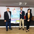 Manuel López de Premium Eventos; Joaquín Pérez de la Blanca, concejal de Turismo, Comunicaciones y Promoción, y Ana Reche, organizadora.