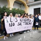 Concentración en Abla en repulsa por el asesinato de las menores.