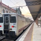 Intercity con doble composición en Almería.
