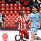 Ramazani se desespera en una jugada del Almería-Osasuna.