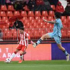 Adri Embarba entró tras el descanso en el puesto de Sergio Arribas.