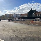 Explanada en la que se está acabando la estación provisional