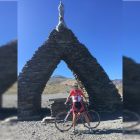 Manuel Navaro González, con su bicicleta.