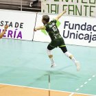 El jugador 'ahorrador' celebrando el punto de la victoria