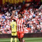 El 'Choco' Lozano celebrando su gol al Villarreal.