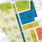 En verde las zonas libres urbanizables y en azul los equipamientos públicos.