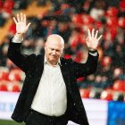 Pepe Mel saltaba al césped de Vallecas ovacionado por el público, y es que consiguió el ascenso de Segunda B a Liga Profesional con el equipo ray