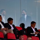 Los hombres de Turki en el palco del Estadio de los Juegos Mediterráneos donde se habla de todo, pero sobre todo del futuro del Almería en Segunda