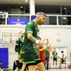 El jugador renovado celebrando un punto en el templo ahorrador.