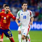 Álex Baena entró en la segunda mitad para ayudar a Rodri y Fabián en la medular.