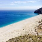 La playa almeriense con el azul más intenso.