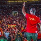 Así vivió Almería la victoria de España en la Plaza de Toros.