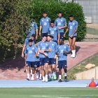 El equipo, rumbo al campo Anexo del Estadio de los Juegos Mediterráneos.