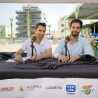 Fran García junto a José Crespo a la espera de comenzar la entrevista. | BEGO CÁNOVAS