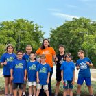 Niños almerienses que participarán en el campeonato, junto a la delega de ALOHA Almería.