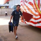 Rubi subiéndose al autocar para poner rumbo a tierras malagueñas.