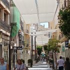 Toldos colocados en la calle Méndez Núñez