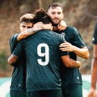 Leo Baptistao celebrando su gol al Al Sadd en Marbella.