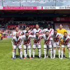 Adri Embarba se echa al Rayo a sus espaldas.