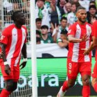 Los rojiblancos fueron capaces de llegar a tiempo para recuperar un 2-0 adverso que habían encajado en media hora.