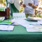 Stand de información de prevención al suicidio instalado en la Plaza del Educador.