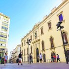 Vista general de la fachada de la Escuela de Arte