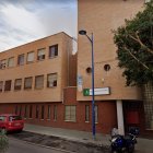 Fachada del instituto almeriense que busca cubrir vacantes de profesorado especialista..