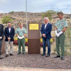 Placa conmemorativa de la nueva Avenida de La Desértica.