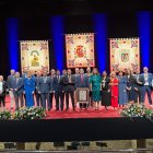 Foto de familia tras el emotivo acto del pregón.