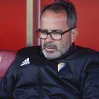 Álvaro Cervera en el banquillo del Mediterráneo.