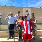 El centrocampista junto a su familia en el Anexo tras la victoria ante el Xerez CD.