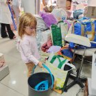 Vecinos de todas las edades y barrios de la provincia se han acercado a los puntos de recogida para la recolección de productos para los afectados.