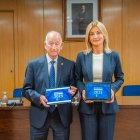 Gabriel Amat, alcalde de roquetas y la edil de Hacienda Mayte Fernández Borja.