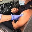 Comienza la vacunación contra el covid a policías nacionales en Almería.