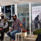 Juanma Gil (derecha) durante el acto.