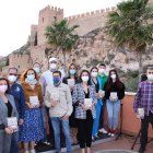 Los participantes en la lectura de relatos junto a la Asociación Casco Histórico.