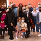 Un grupo de profesores, artistas y vecinos participan en el sencillo acto en torno a Ana Belmonte.