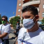 Uno de los manifestantes portaba una mascarilla reivindicativa