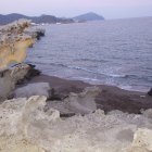 Acantilados y originales formas por la erosión en los Escullos.