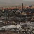 El fuego arrasa un centenar de chabolas. Fotos cedida por Amigos del Parque de Cabo de Gata.