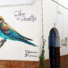 Sus calles y plazas en verdaderas salas donde se exponen poesías, fotografías, murales y esculturas.