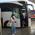 El bus ha salido a las diez y diez de la mañana.