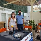 La presidenta del Parlamento Andaluz, Marta Bosquet, junto a Fran García