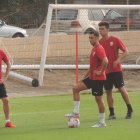 Aguza y Vada con el fiial en el campo de la Vega de Acá.