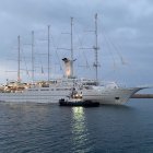 El crucero llega al Puerto de Almería.