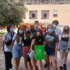 Grupo de 3º de Psicología, a las puertas del Aulario III del campus.