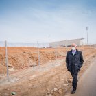 Gabriel Amat visitando las obras.