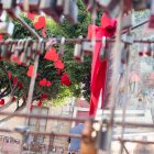 La Plaza Campoamor se tiñe de rojo.