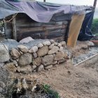 Parte de una construcción junto a la orilla en San Pedro.